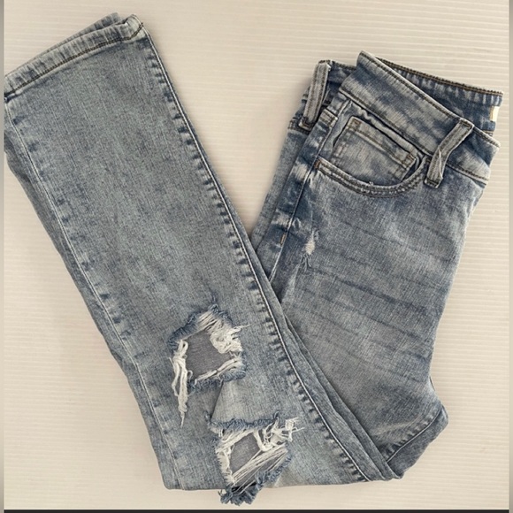 Willow & Root Denim - WILLOW & ROOT THE MOM JEAN. BUCKLE EXCLUSIVE